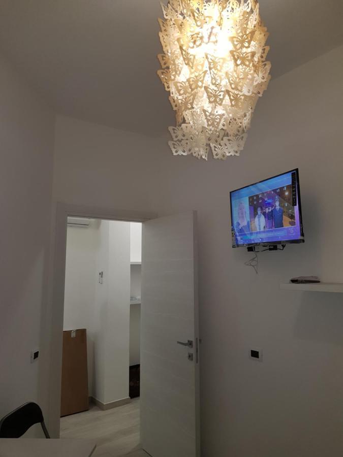 Red Moon Apartment Cagliari Ngoại thất bức ảnh
