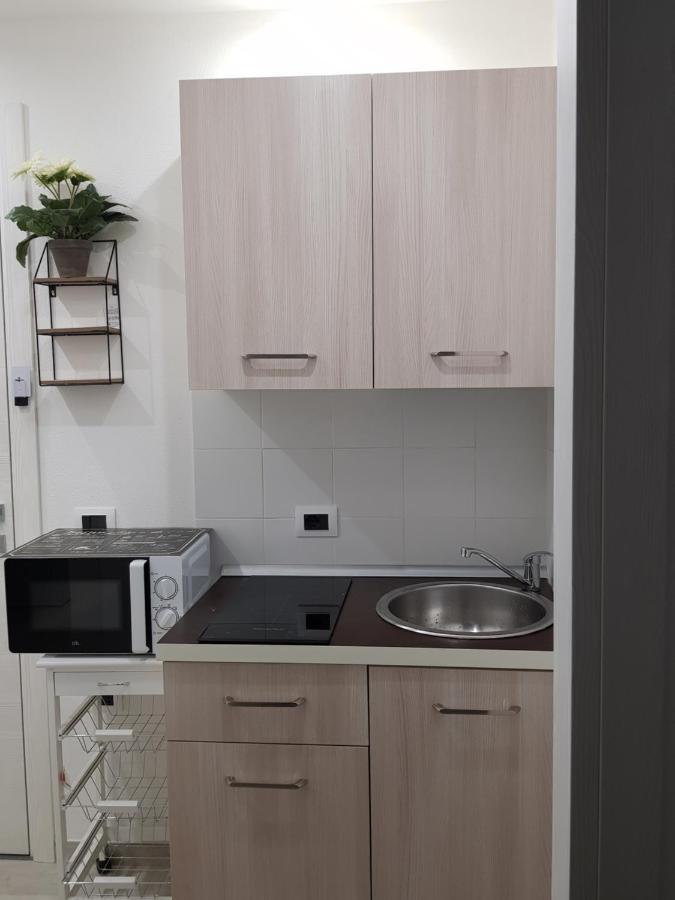 Red Moon Apartment Cagliari Ngoại thất bức ảnh