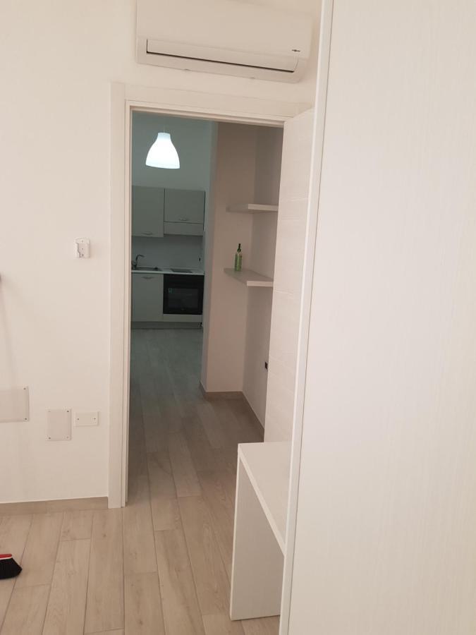 Red Moon Apartment Cagliari Ngoại thất bức ảnh