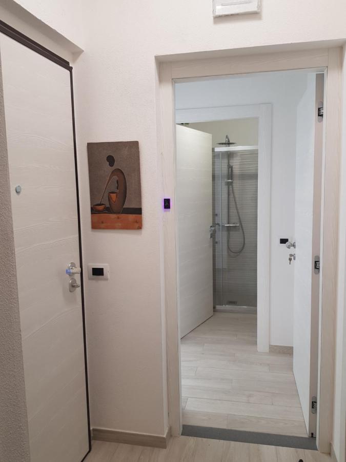 Red Moon Apartment Cagliari Ngoại thất bức ảnh