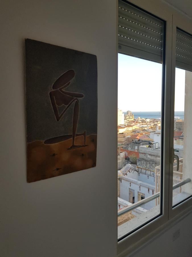 Red Moon Apartment Cagliari Ngoại thất bức ảnh