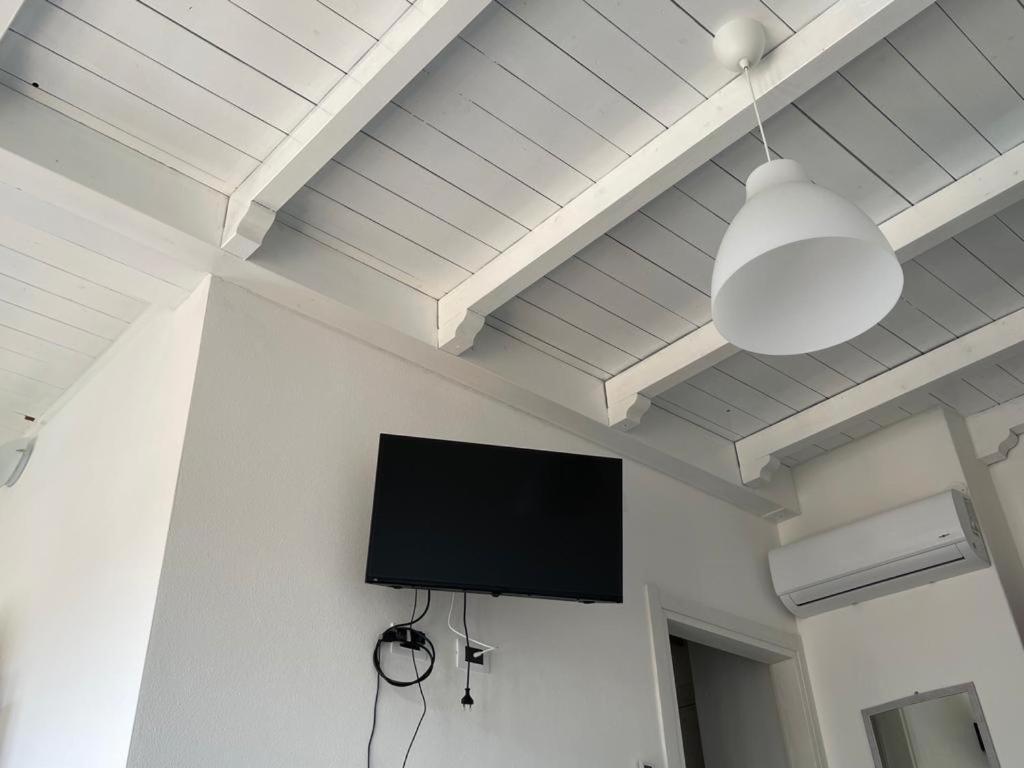 Red Moon Apartment Cagliari Ngoại thất bức ảnh