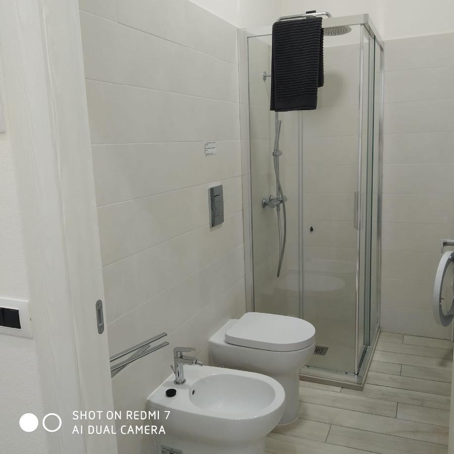 Red Moon Apartment Cagliari Ngoại thất bức ảnh