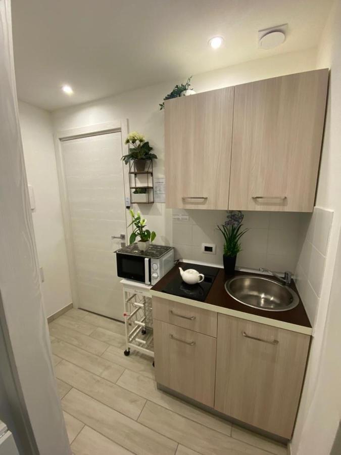 Red Moon Apartment Cagliari Ngoại thất bức ảnh
