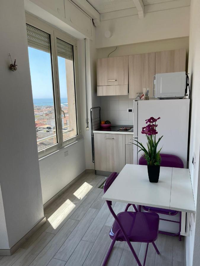Red Moon Apartment Cagliari Ngoại thất bức ảnh