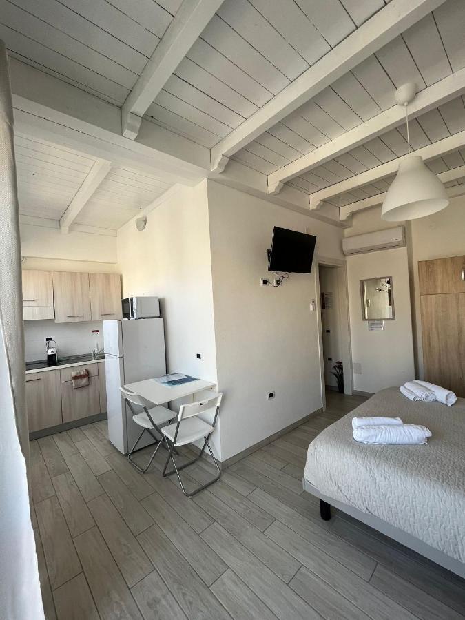 Red Moon Apartment Cagliari Ngoại thất bức ảnh