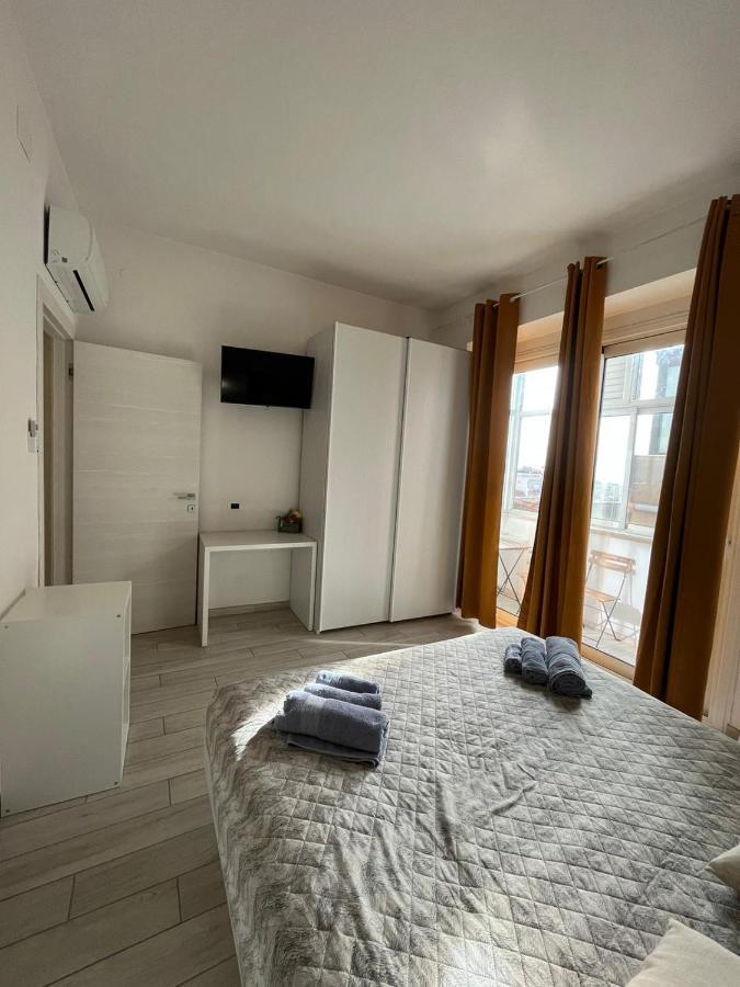 Red Moon Apartment Cagliari Ngoại thất bức ảnh